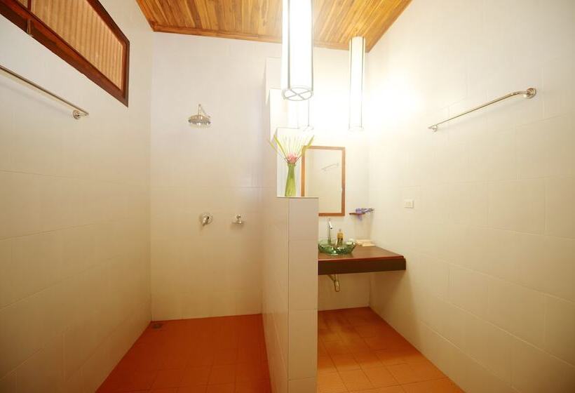 Nam Ou Riverside Hotel & Resort