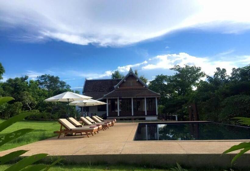 Nam Ou Riverside Hotel & Resort