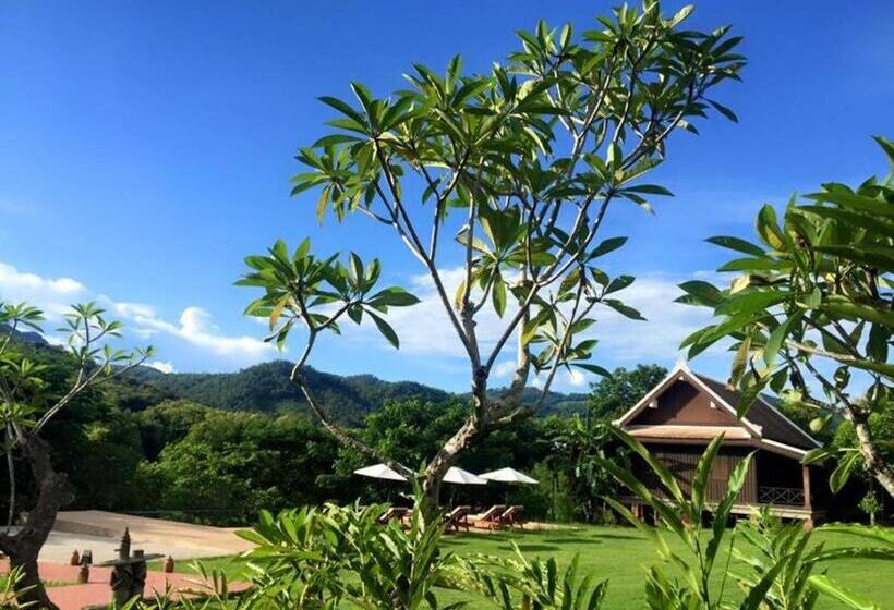 Nam Ou Riverside Hotel & Resort