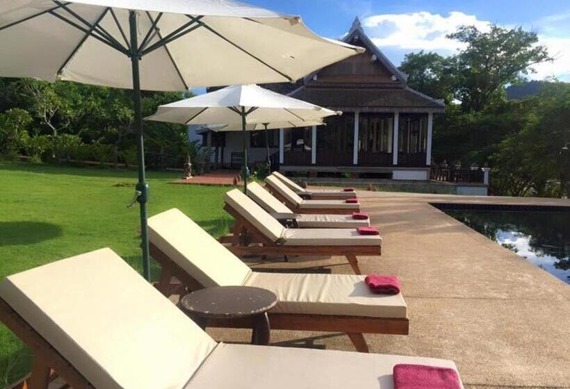 Nam Ou Riverside Hotel & Resort