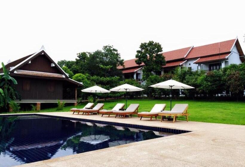 Nam Ou Riverside Hotel & Resort