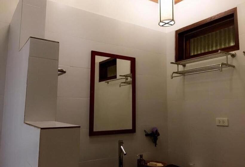 Nam Ou Riverside Hotel & Resort