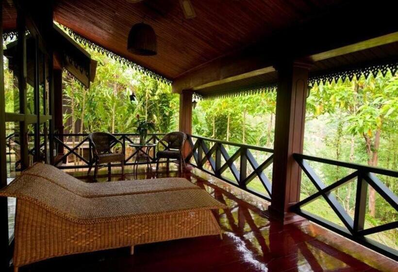 Nam Ou Riverside Hotel & Resort