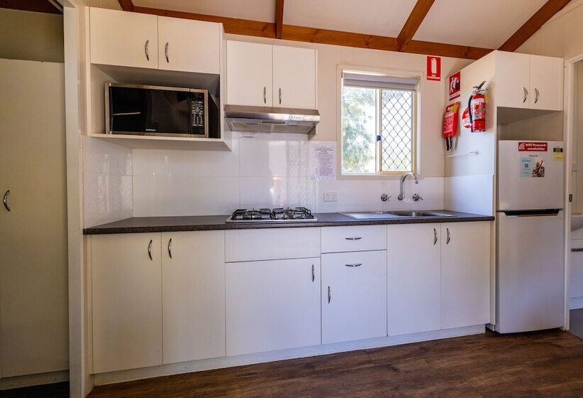 בית מלון כפרי Nrma Dubbo Holiday Park