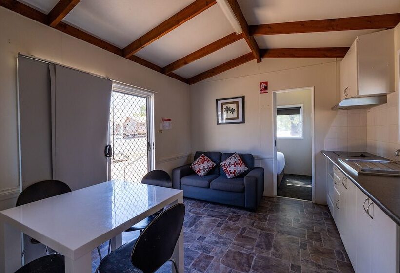 בית מלון כפרי Nrma Dubbo Holiday Park