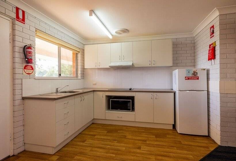 בית מלון כפרי Nrma Dubbo Holiday Park