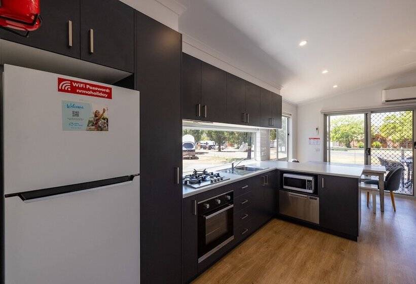 בית מלון כפרי Nrma Dubbo Holiday Park