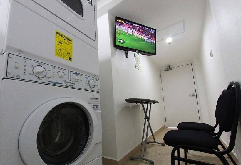 Отель One Ciudad De Mexico Alameda