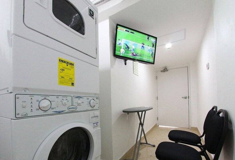 Отель One Ciudad De Mexico Alameda