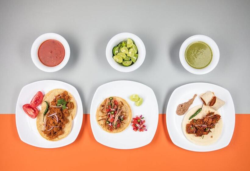 Отель One Ciudad De Mexico Alameda