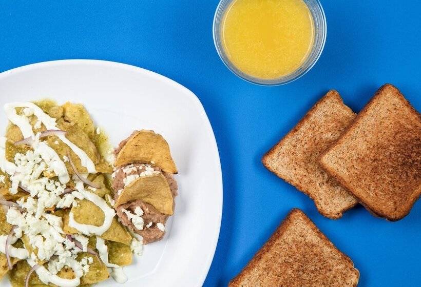 Отель One Ciudad De Mexico Alameda