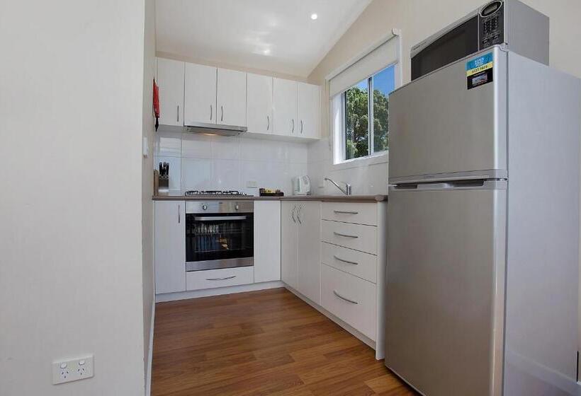 هتل Portland Holiday Village