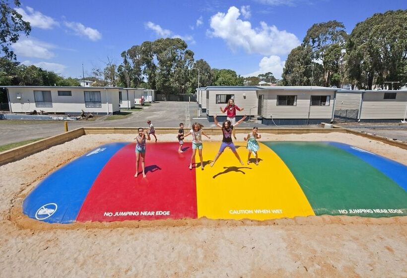 בית מלון כפרי Portland Tourist Park