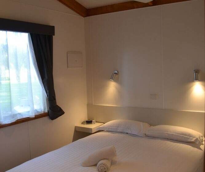 בית מלון כפרי Portland Tourist Park