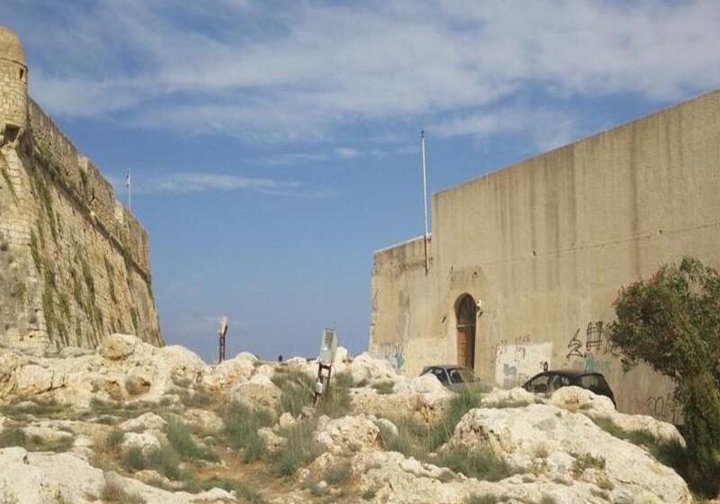 בית מלון כפרי Porto Enetiko Suites