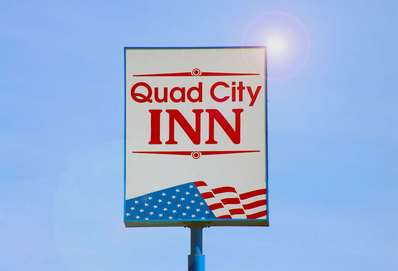 ホテル Quad City Inn