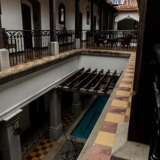 Отель La Gran Francia