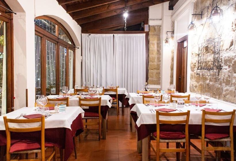 فندق Ristorante Il Caminetto