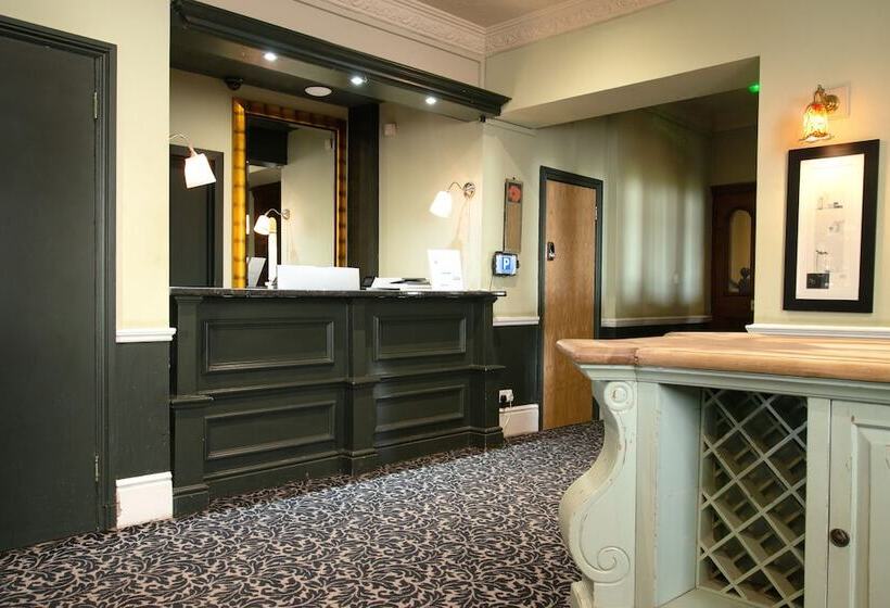 Royal Hotel, Bar & Grill