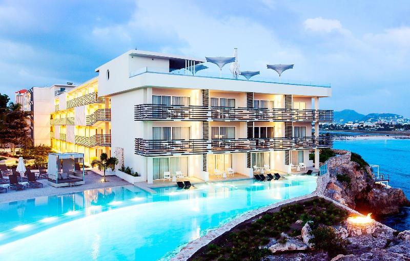 هتل Sonesta Ocean Point Resort  All Inclusive   Adults Only