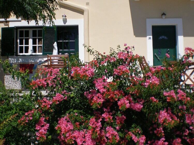 בית מלון כפרי Studios Vrionis Panoramic Sunset