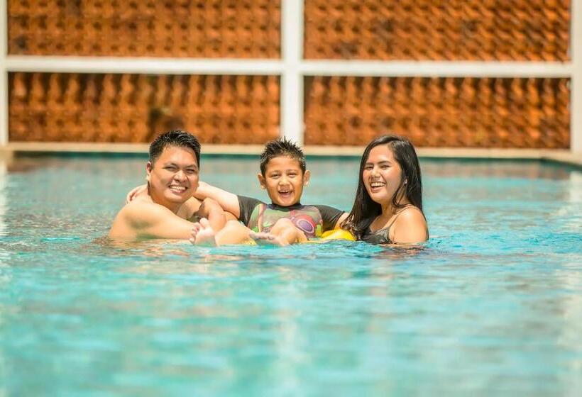 Отель Swissbelinn Kemayoran