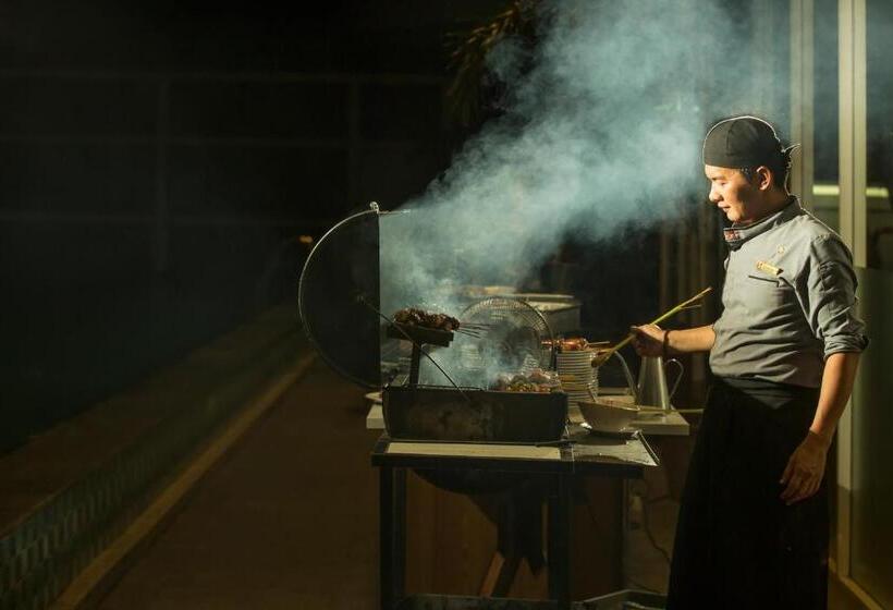 Отель Swissbelinn Kemayoran