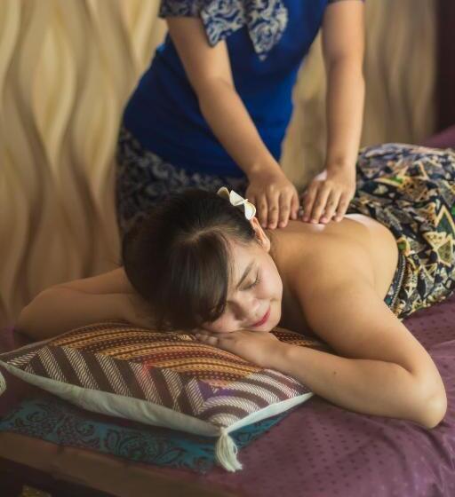 Отель Swissbelinn Kemayoran