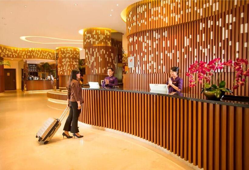 Отель Swissbelinn Kemayoran