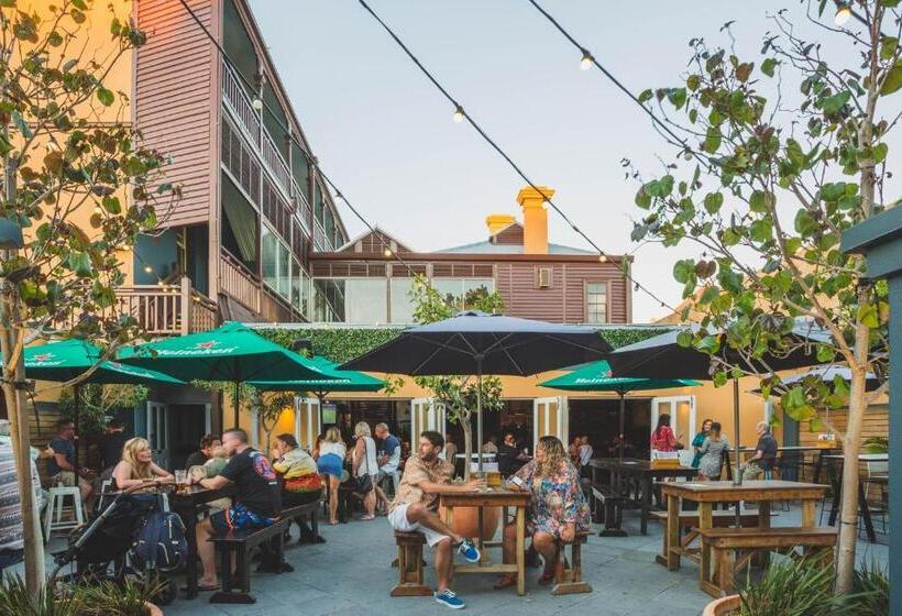 Отель The Federal Boutique