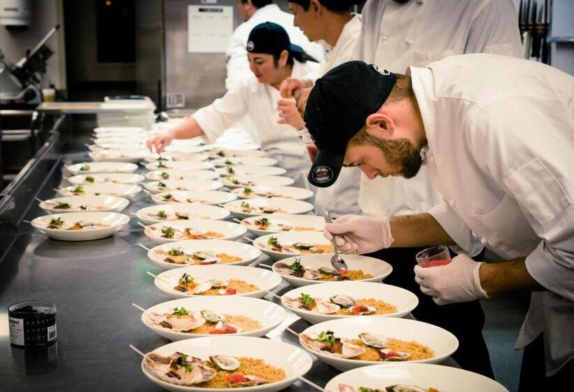 酒店 The Inn At Harbor Shores