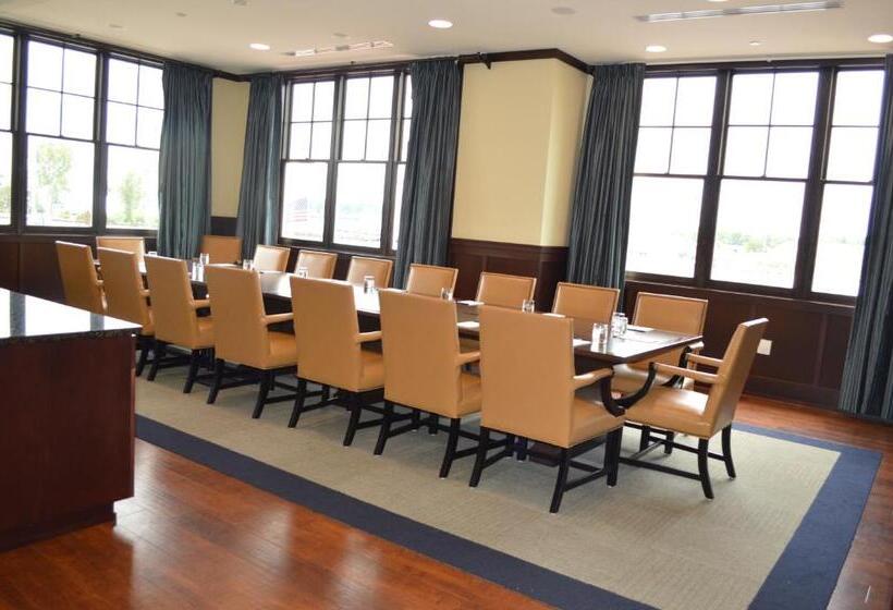 酒店 The Inn At Harbor Shores