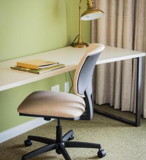 酒店 The Inn At Harbor Shores