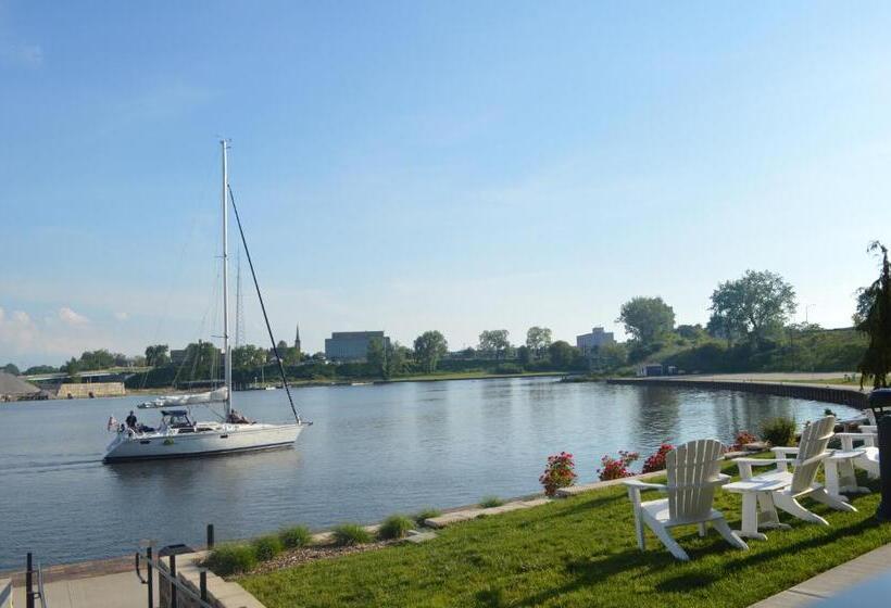 Отель The Inn At Harbor Shores