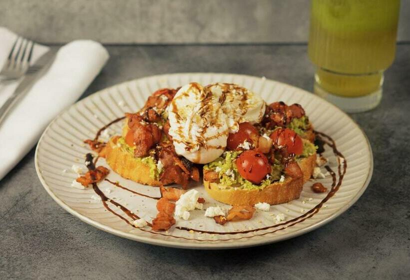 هتل The Lawson Riverside Suites