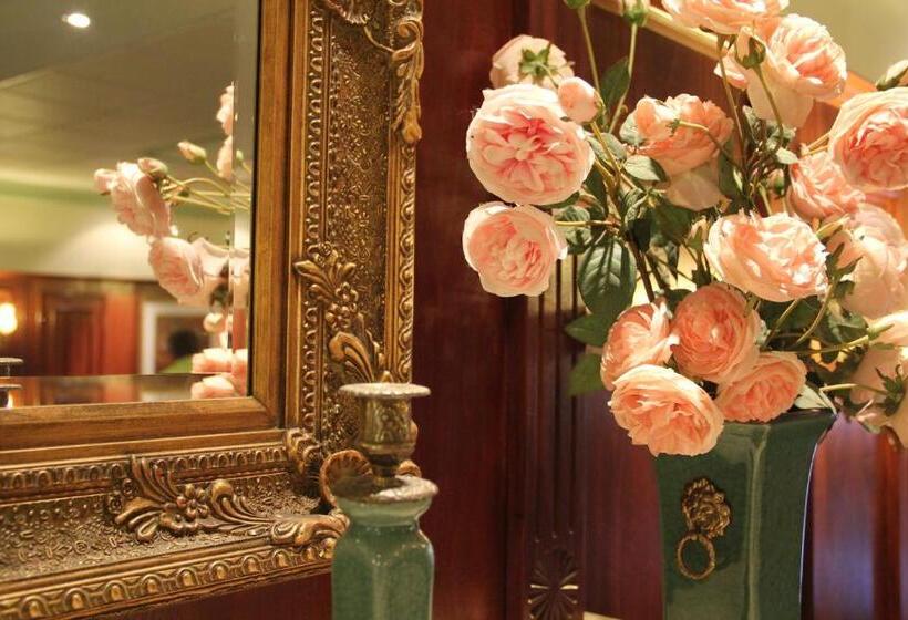 هتل The Lawson Riverside Suites