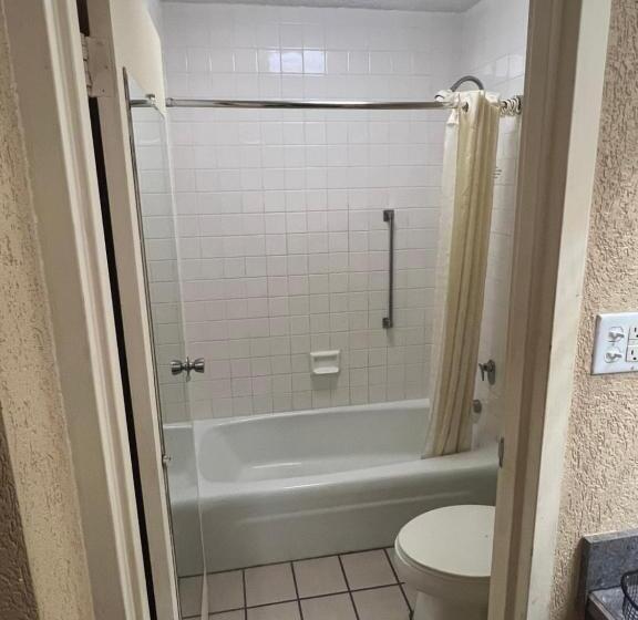 The Lodge Hotel And Banquets