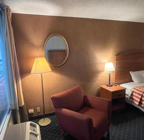 The Lodge Hotel And Banquets