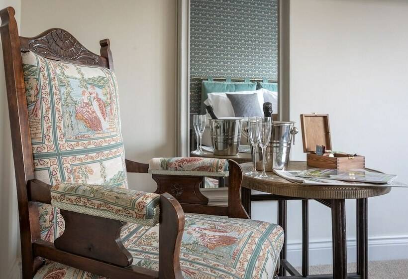 酒店 The Running Horses