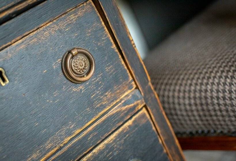 酒店 The Running Horses