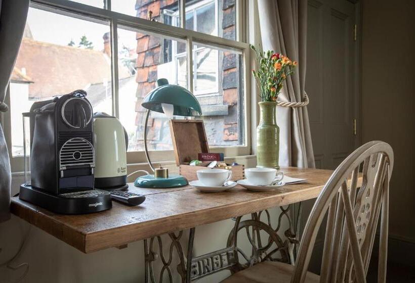 酒店 The Running Horses