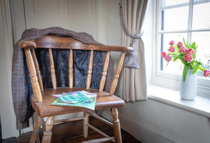 酒店 The Running Horses