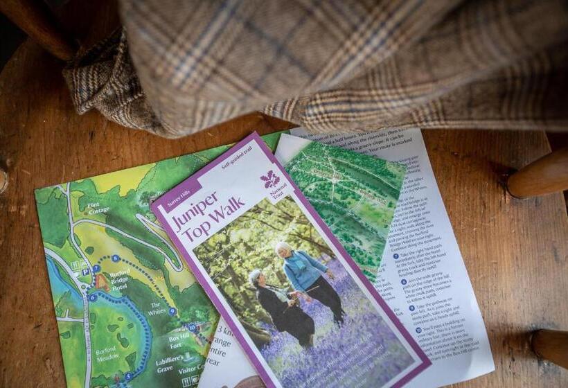 酒店 The Running Horses