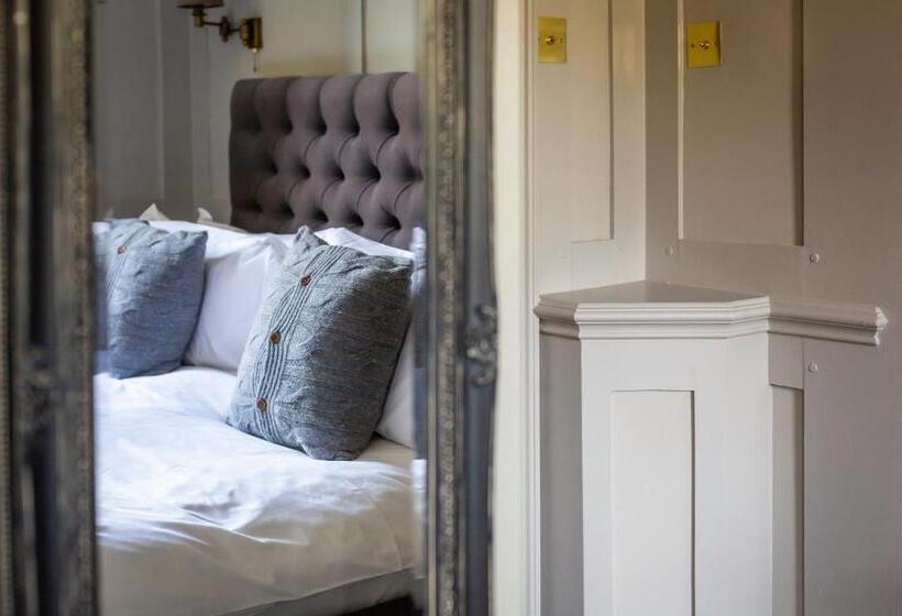 酒店 The Running Horses