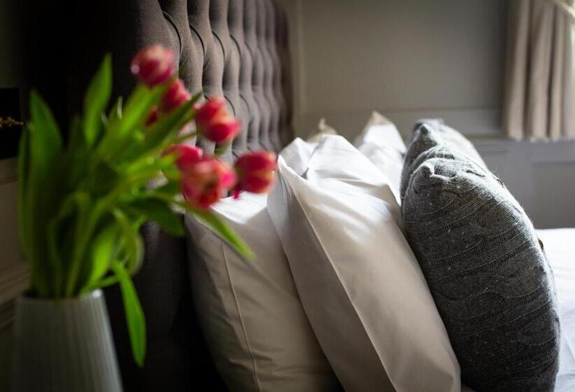 酒店 The Running Horses