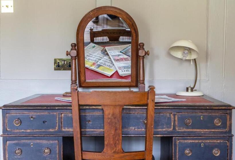 酒店 The Running Horses