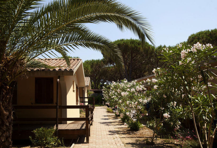 Отель Villaggio Golfo Degli Etruschi