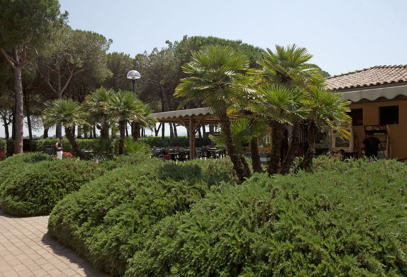 Отель Villaggio Golfo Degli Etruschi