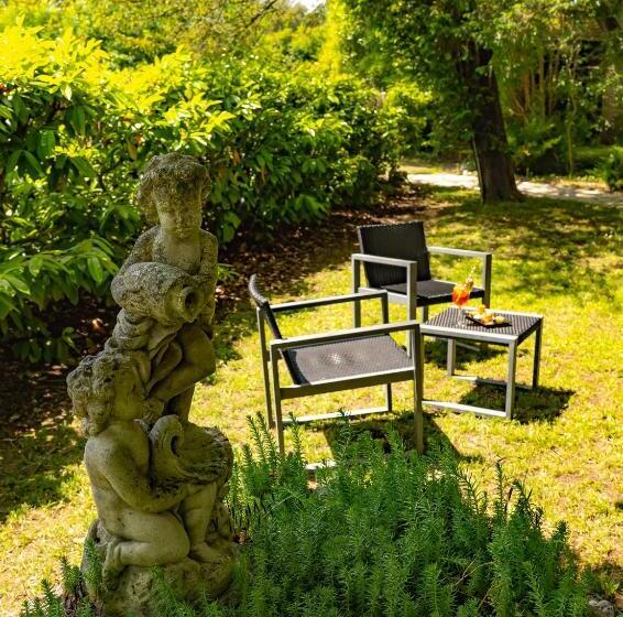 Logis Hotels   Au Colombier Du Touron