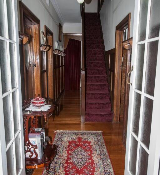 Mornington Bed And Breakfast